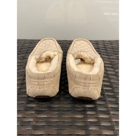 UGGs moccasin Women’s size 6 - Picture 5 of 5